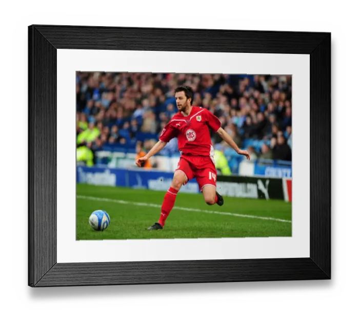 Framed Print : Cole Skuse in Action: Bristol City vs. Sheffield Wednesday, Championship 2010 Framed Print : Cole Skuse in Action: Bristol City vs. Sheffield Wednesday, Championship 2010