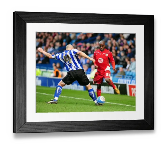Framed Print : Jamal Campbell-Ryce Outmaneuvers Darren Purse: Sheffield Wednesday vs. Bristol City, Championship 2010