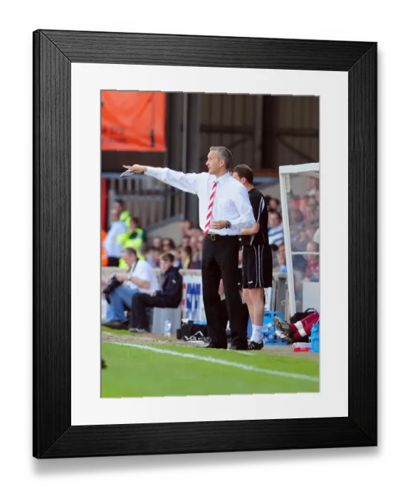 Framed Print : Championship Showdown: Keith Millen and Bristol City Face Scunthorpe United at Glanford Park, 17 / 04 / 2010 Framed Print : Championship Showdown: Keith Millen and Bristol City Face Scunthorpe United at Glanford Park, 17 / 04 / 2010