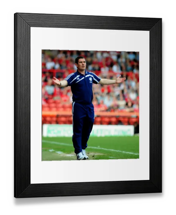 Framed Print : Nigel Clough at the Helm: Championship Showdown between Bristol City and Derby County at Ashton Gate (April 2010) Framed Print : Nigel Clough at the Helm: Championship Showdown between Bristol City and Derby County at Ashton Gate (April 2010)