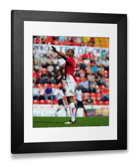 Framed Print : Marvin Elliott in Action: Championship Showdown - Bristol City vs Derby County, April 2010 Framed Print : Marvin Elliott in Action: Championship Showdown - Bristol City vs Derby County, April 2010