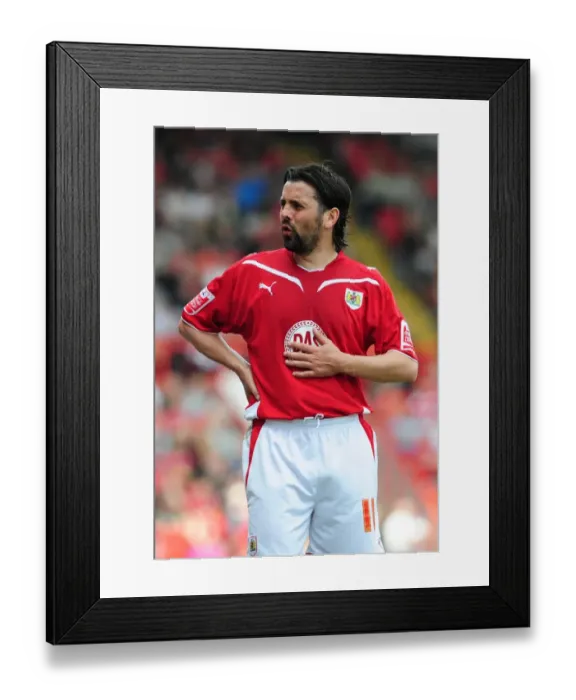 Framed Print : Paul Hartley in Action: Championship Showdown between Bristol City and Derby County at Ashton Gate Stadium (2010) Framed Print : Paul Hartley in Action: Championship Showdown between Bristol City and Derby County at Ashton Gate Stadium (2010)