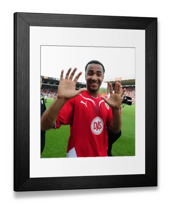 Framed Print : Nicky Maynard's Thrilling Goal: Bristol City vs. Derby County, Championship Match, 2010