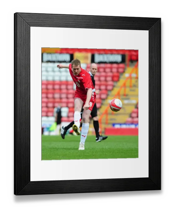 Framed Print : David Clarkson in Action for Bristol City FC Against Bournemouth Reserves Framed Print : David Clarkson in Action for Bristol City FC Against Bournemouth Reserves