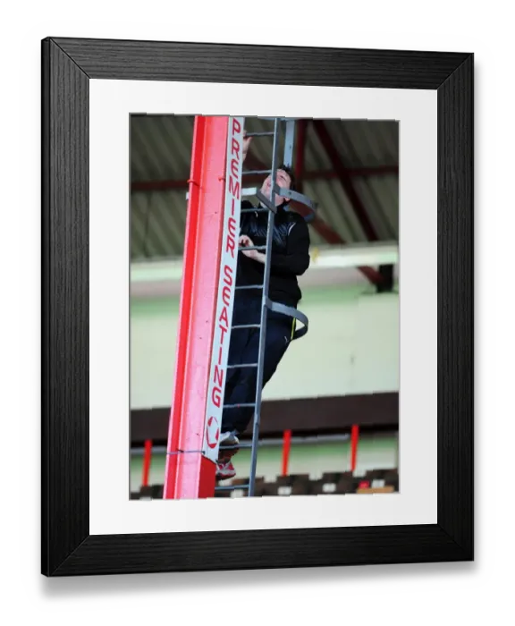 Framed Print : Football Rivalry: Bristol City vs Bournemouth Reserves - Season 09-10 Framed Print : Football Rivalry: Bristol City vs Bournemouth Reserves - Season 09-10
