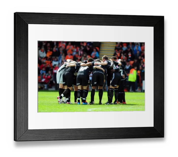 Framed Print : Bristol City United: The Championship Team Huddle at Blackpool's Bloomfield Road (02 / 05 / 2010) Framed Print : Bristol City United: The Championship Team Huddle at Blackpool's Bloomfield Road (02 / 05 / 2010)