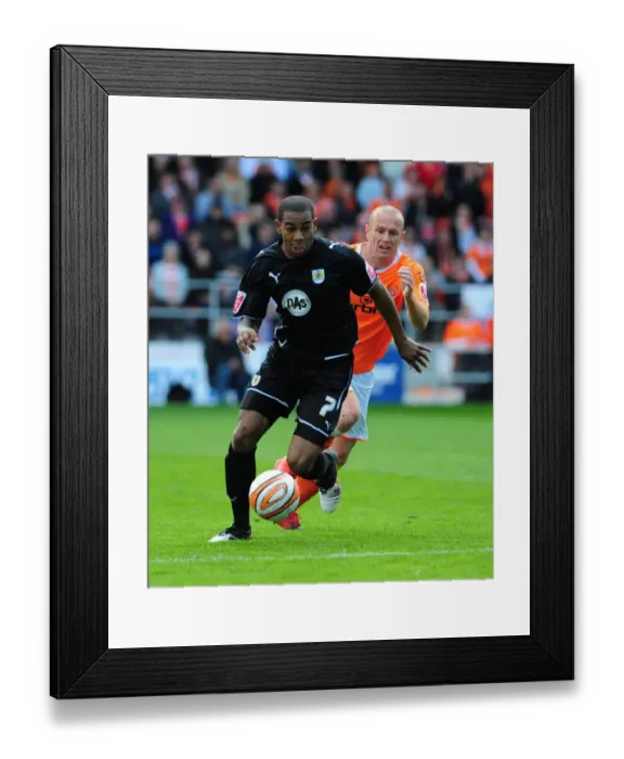 Framed Print : Chasing the Championship: Marvin Elliott vs. Stephen Crainey, Blackpool v Bristol City (02.05.2010) Framed Print : Chasing the Championship: Marvin Elliott vs. Stephen Crainey, Blackpool v Bristol City (02.05.2010)