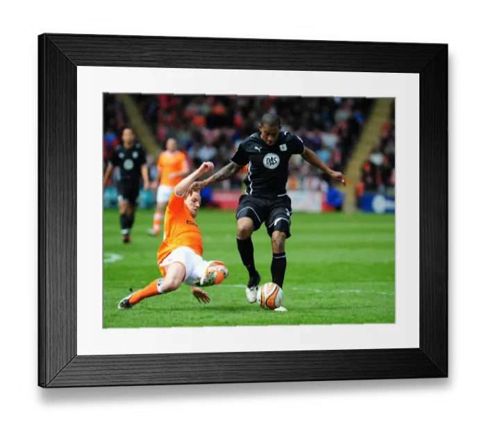 Framed Print : Marvin Elliott vs. David Vaughan: Intense Championship Clash at Bloomfield Road - Blackpool v Bristol City (02 / 05 / 2010) Framed Print : Marvin Elliott vs. David Vaughan: Intense Championship Clash at Bloomfield Road - Blackpool v Bristol City (02 / 05 / 2010)