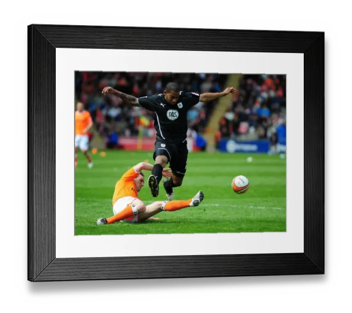 Framed Print : Intense Championship Showdown: Elliott vs. Vaughan - Blackpool vs. Bristol City (02 / 05 / 2010)