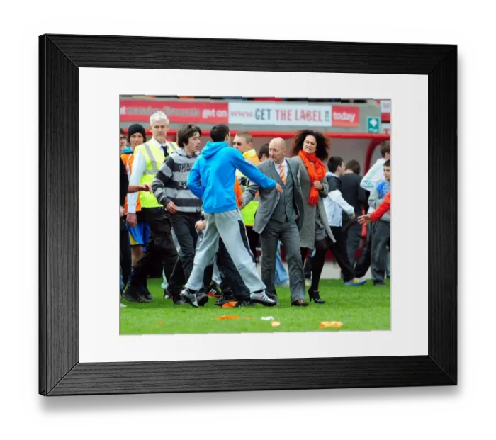 Framed Print : Ian Holloway's Emotional Championship Title Celebration with Blackpool Fans (Blackpool v Bristol City, 02 / 05 / 2010) Framed Print : Ian Holloway's Emotional Championship Title Celebration with Blackpool Fans (Blackpool v Bristol City, 02 / 05 / 2010)