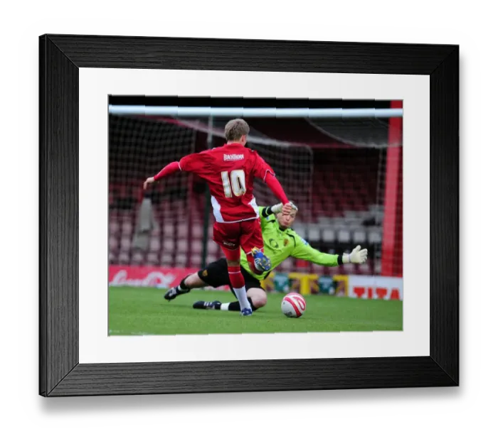 Framed Print : Glos Cup Clash: Bristol City vs Gloucester City, Season 09-10 Framed Print : Glos Cup Clash: Bristol City vs Gloucester City, Season 09-10