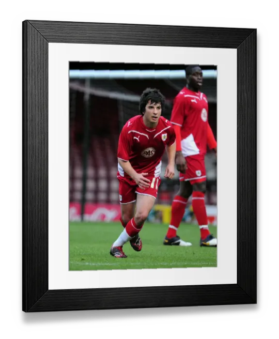 Framed Print : 09-10 Glos Cup Showdown: Bristol City FC vs Gloucester City - Season Highlight Framed Print : 09-10 Glos Cup Showdown: Bristol City FC vs Gloucester City - Season Highlight