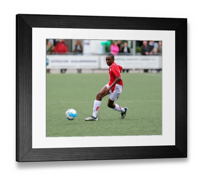 Framed Print : Bristol City First Team at 09-10 Academy Tournament: In Action Framed Print : Bristol City First Team at 09-10 Academy Tournament: In Action
