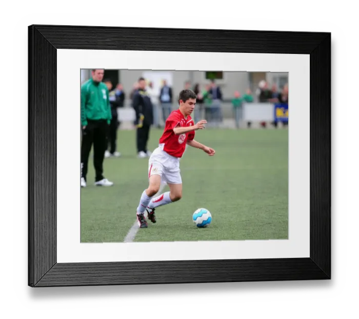 Framed Print : Bristol City First Team: 09-10 Season - Triumph at the Academy Tournament Framed Print : Bristol City First Team: 09-10 Season - Triumph at the Academy Tournament