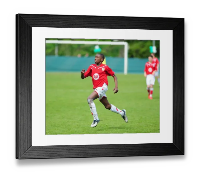 Framed Print : Bristol City First Team: Training with the Next Generation Stars (Season 09-10)