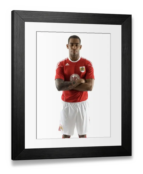 Framed Print : Bristol City First Team: 09-10 New Kit