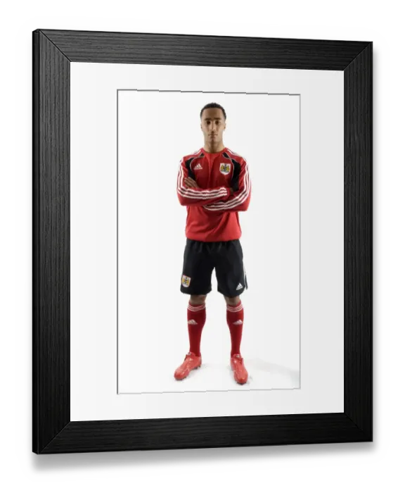 Framed Print : Bristol City First Team: 09-10 New Kit Unveiled