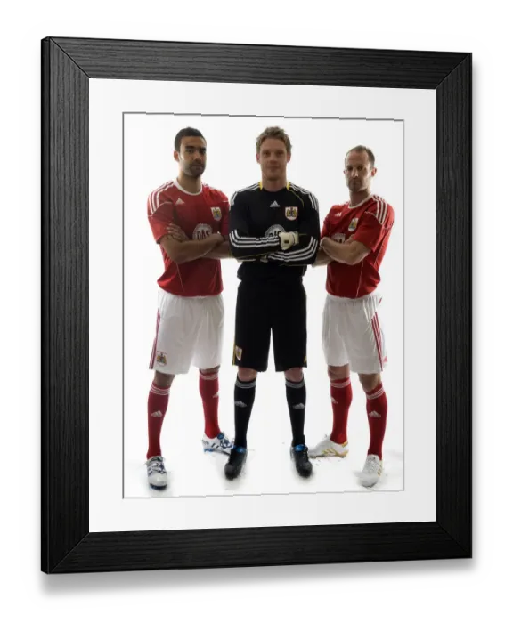 Framed Print : Bristol City Football Club: New Kit Unveiled for 09-10 Season