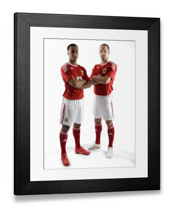 Framed Print : Bristol City FC: 09-10 New Kit Reveal - Season Unveil for the First Team