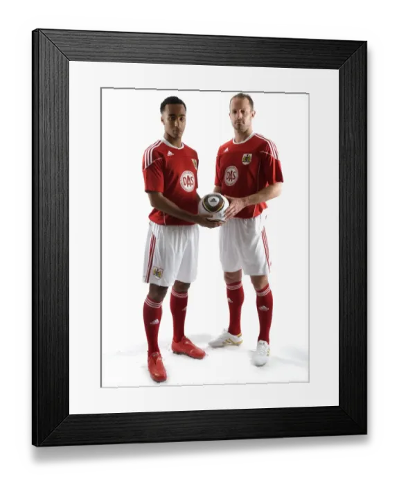 Framed Print : Bristol City FC: 09-10 Season Review - New Kit Unveiled Framed Print : Bristol City FC: 09-10 Season Review - New Kit Unveiled