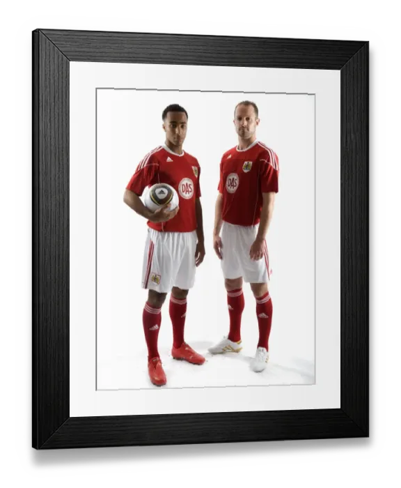 Framed Print : Bristol City First Team: 09-10 New Kit - A Fresh Start Framed Print : Bristol City First Team: 09-10 New Kit - A Fresh Start