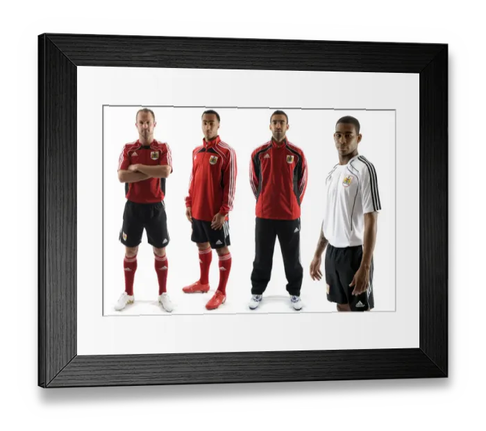Framed Print : Bristol City First Team: 09-10 New Kit - A Fresh Look for the Robins Framed Print : Bristol City First Team: 09-10 New Kit - A Fresh Look for the Robins