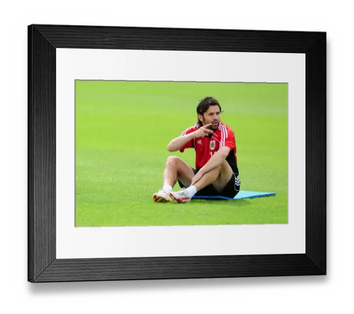 Framed Print : Bristol City Football Club: Paul Hartley in Pre-Season Training Framed Print : Bristol City Football Club: Paul Hartley in Pre-Season Training