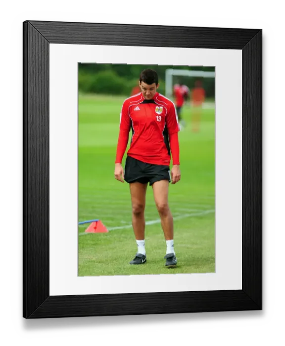 Framed Print : Bristol City FC: Goalkeeper Stephen Henderson in Deep Focus during Championship Pre-Season Training Framed Print : Bristol City FC: Goalkeeper Stephen Henderson in Deep Focus during Championship Pre-Season Training