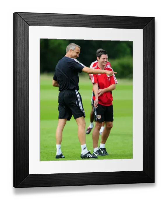 Framed Print : Bristol City Football Club: Keith Millen and Ivan Sproule in Championship Pre-Season Training