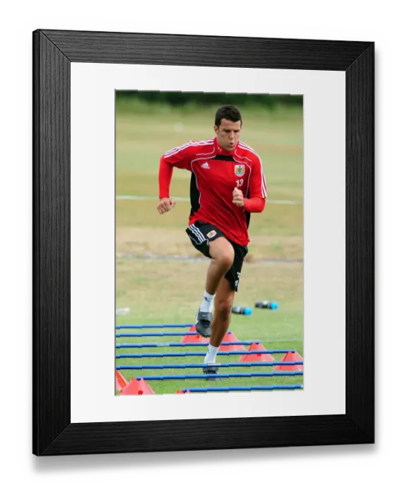Framed Print : Bristol City Goalkeeper, Stephen Henderson in pre-season training - Photo mandatory by-line