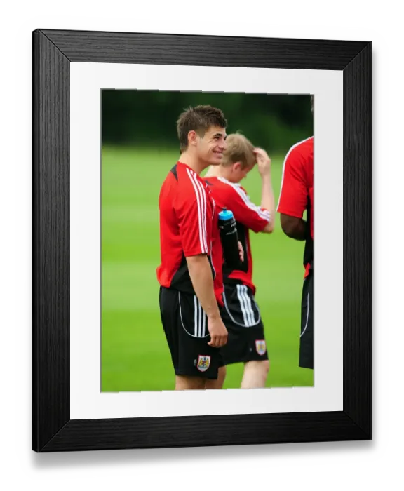 Framed Print : Bristol City's Joe Edwards in Action during Pre-Season Training Framed Print : Bristol City's Joe Edwards in Action during Pre-Season Training