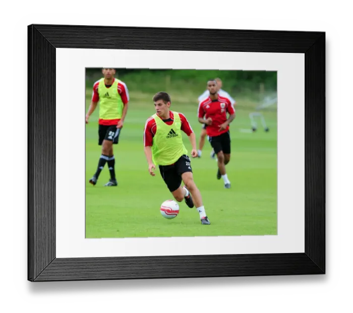 Framed Print : Joe Edwards of Bristol City: Focused during Pre-Season Training Framed Print : Joe Edwards of Bristol City: Focused during Pre-Season Training