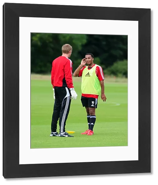 Bristol Citys Nicky Maynard talks with Bristol City Goalkeeper, Dean Gerken