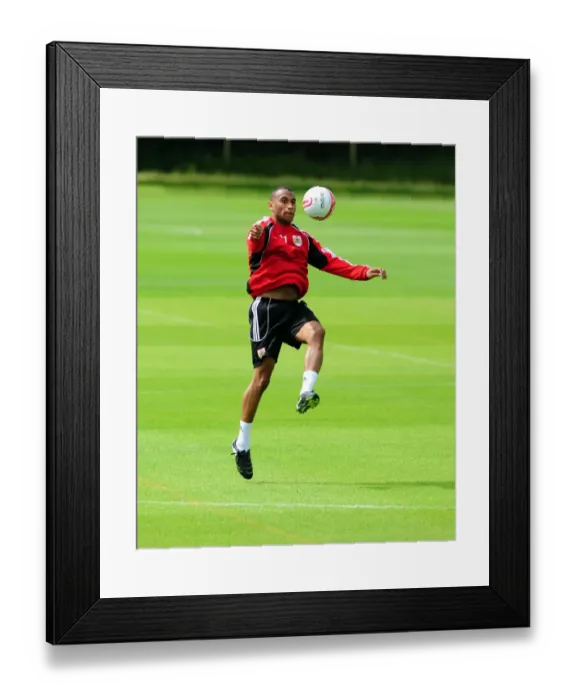 Framed Print : Bristol City First Team: Gearing Up for Season 10-11 - Pre-Season Training Framed Print : Bristol City First Team: Gearing Up for Season 10-11 - Pre-Season Training