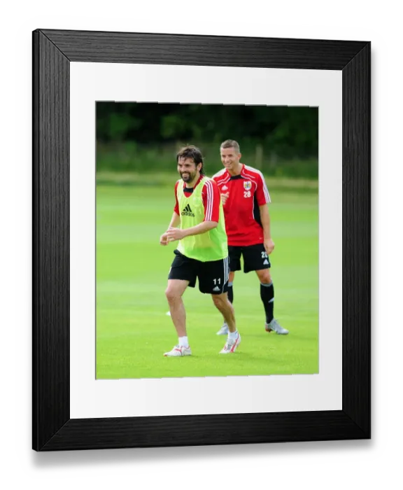 Framed Print : Bristol City First Team: Gearing Up for Season 10-11 - Pre-Season Training Framed Print : Bristol City First Team: Gearing Up for Season 10-11 - Pre-Season Training