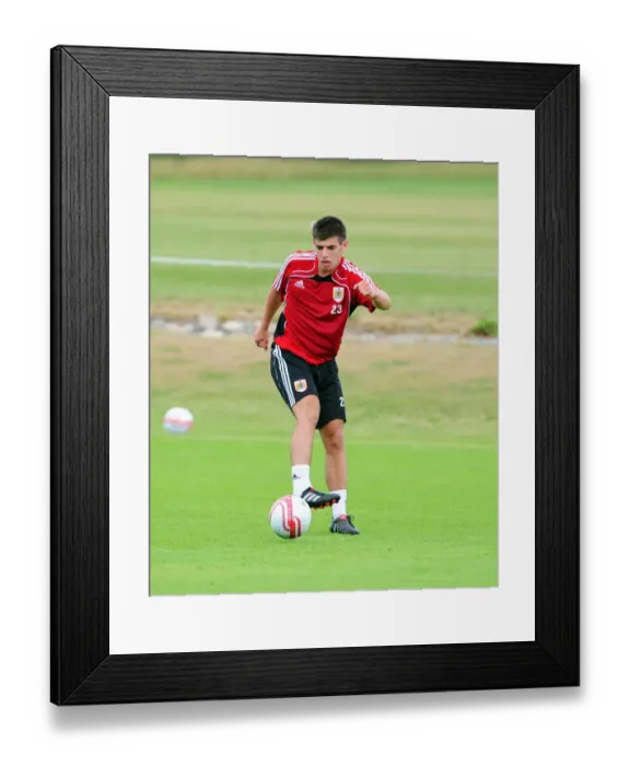 Framed Print : Bristol City First Team: Gearing Up for the 2010-11 Season - Pre-Season Training Framed Print : Bristol City First Team: Gearing Up for the 2010-11 Season - Pre-Season Training