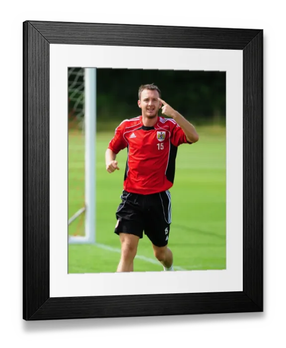Framed Print : Gavin Williams of Bristol City FC in Pre-Season Training Framed Print : Gavin Williams of Bristol City FC in Pre-Season Training