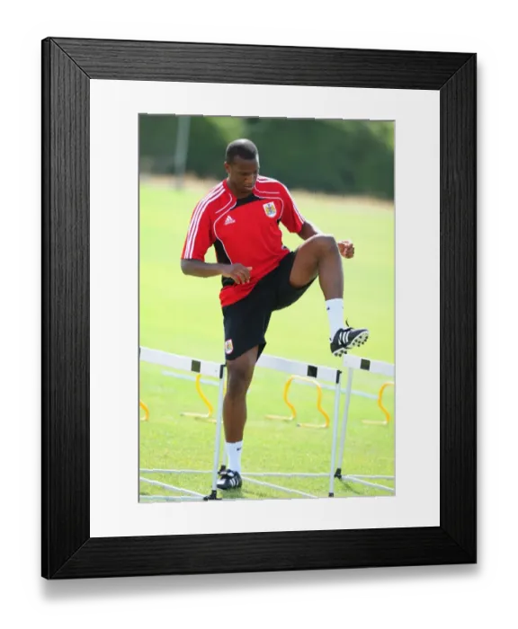 Framed Print : Bristol City FC: New Signing Kalifa Cisse Kicks Off Pre-Season Training Framed Print : Bristol City FC: New Signing Kalifa Cisse Kicks Off Pre-Season Training