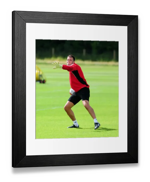 Framed Print : Focused and Ready: Stephen Henderson's Pre-Season Training Intensity Framed Print : Focused and Ready: Stephen Henderson's Pre-Season Training Intensity