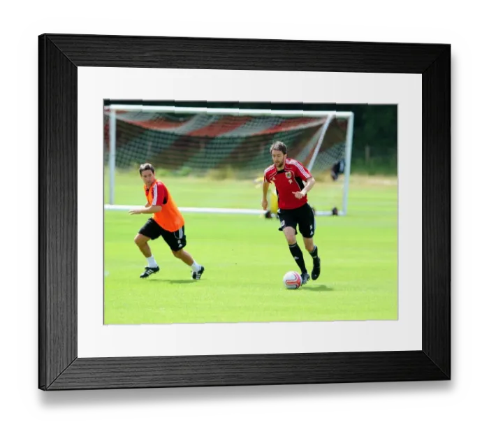 Framed Print : Cole Skuse of Bristol City: Focused Intensity in Pre-Season Training Framed Print : Cole Skuse of Bristol City: Focused Intensity in Pre-Season Training