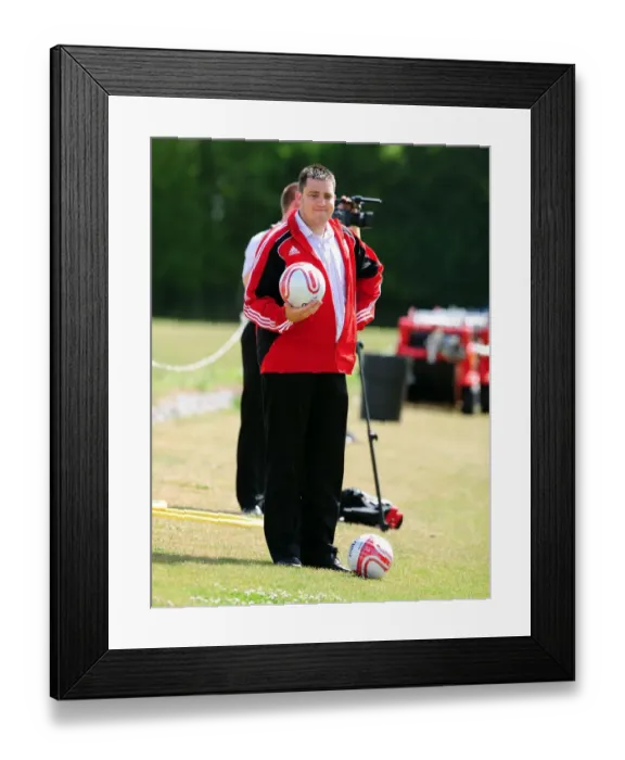 Framed Print : Bristol City FC: James Healey in Pre-Season Training Focus Framed Print : Bristol City FC: James Healey in Pre-Season Training Focus
