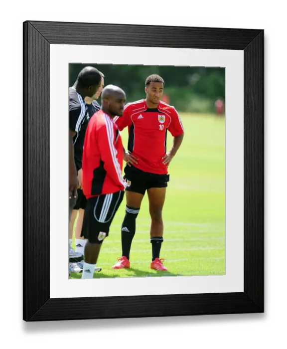 Framed Print : Bristol City's Nicky Maynard: Intense Focus at Pre-Season Training Framed Print : Bristol City's Nicky Maynard: Intense Focus at Pre-Season Training