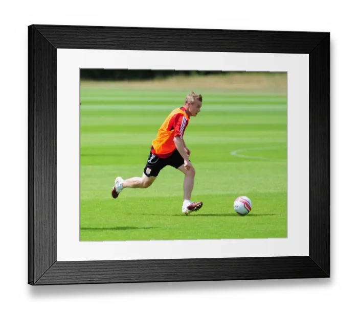 Framed Print : Joe Lennox: Brilliantly Focused during Bristol City's Pre-Season Training Framed Print : Joe Lennox: Brilliantly Focused during Bristol City's Pre-Season Training