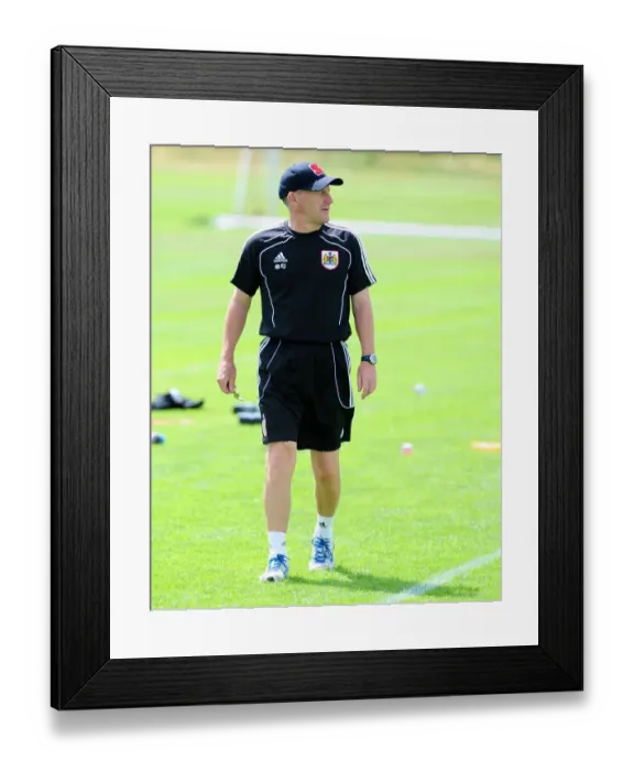 Framed Print : Steve Coppell: Driving Bristol City Forward in Pre-Season Training Framed Print : Steve Coppell: Driving Bristol City Forward in Pre-Season Training