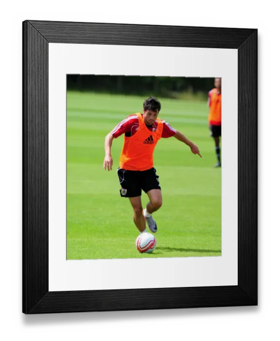 Framed Print : Ivan Sproule in Focus: Pre-Season Training with Bristol City FC Framed Print : Ivan Sproule in Focus: Pre-Season Training with Bristol City FC