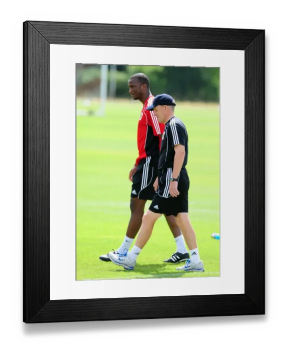 Framed Print : Bristol Citys new signing Kalifa Cisse with Bristol City Manager, Steve Coppell Framed Print : Bristol Citys new signing Kalifa Cisse with Bristol City Manager, Steve Coppell