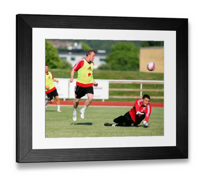 Framed Print : Bristol Citys David Clarkson beats Bristol City Goalkeeper, Stephen Henderson