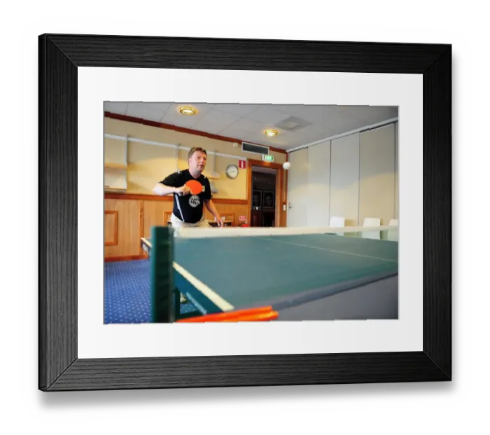 Framed Print : Bristol City Footballers Tommy Wallen and Marlon Jackson: A Harmonious Rivalry at the Table Tennis Table (Training)