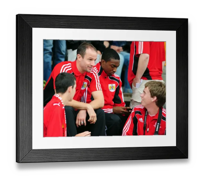 Framed Print : Bristol City Captain, Louis Carey and Bristol Citys Marlon Jackson talk with fans Framed Print : Bristol City Captain, Louis Carey and Bristol Citys Marlon Jackson talk with fans