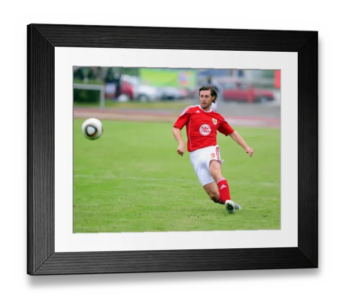 Framed Print : Jamie McAllister in Action for Bristol City against IFK Gothenburg Framed Print : Jamie McAllister in Action for Bristol City against IFK Gothenburg